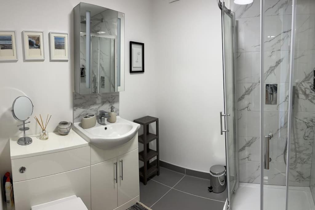 No5 At 53 - 2 Bed Apartment In Leek, Staffs Peak District Exterior photo